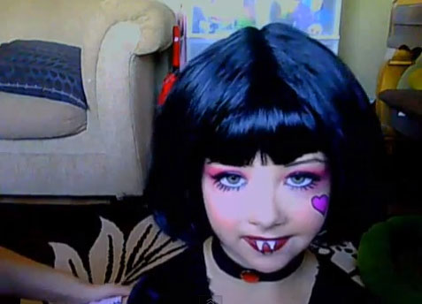 Maquillaje de Draculaura de Monster High para Halloween