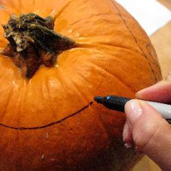 Paso 2: Cómo decorar una calabaza de Halloween
