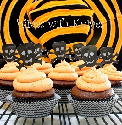 Cupcakes con esqueleto para Halloween