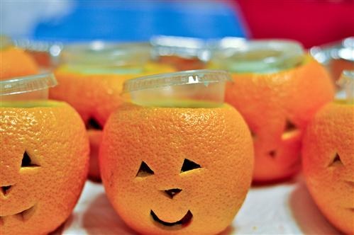 Manualidades Halloween: Naranjas con forma de calabaza